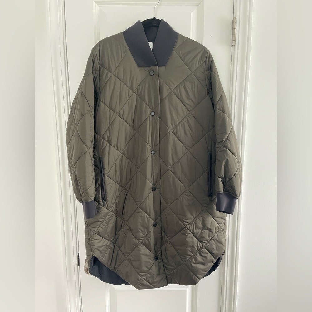 Women’s Lululemon Lightweight Reversible Quilted Coat, Size 2